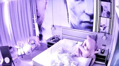 新流出酒店偷拍光头哥和老婆的闺蜜开房偷情打桩式大力草她